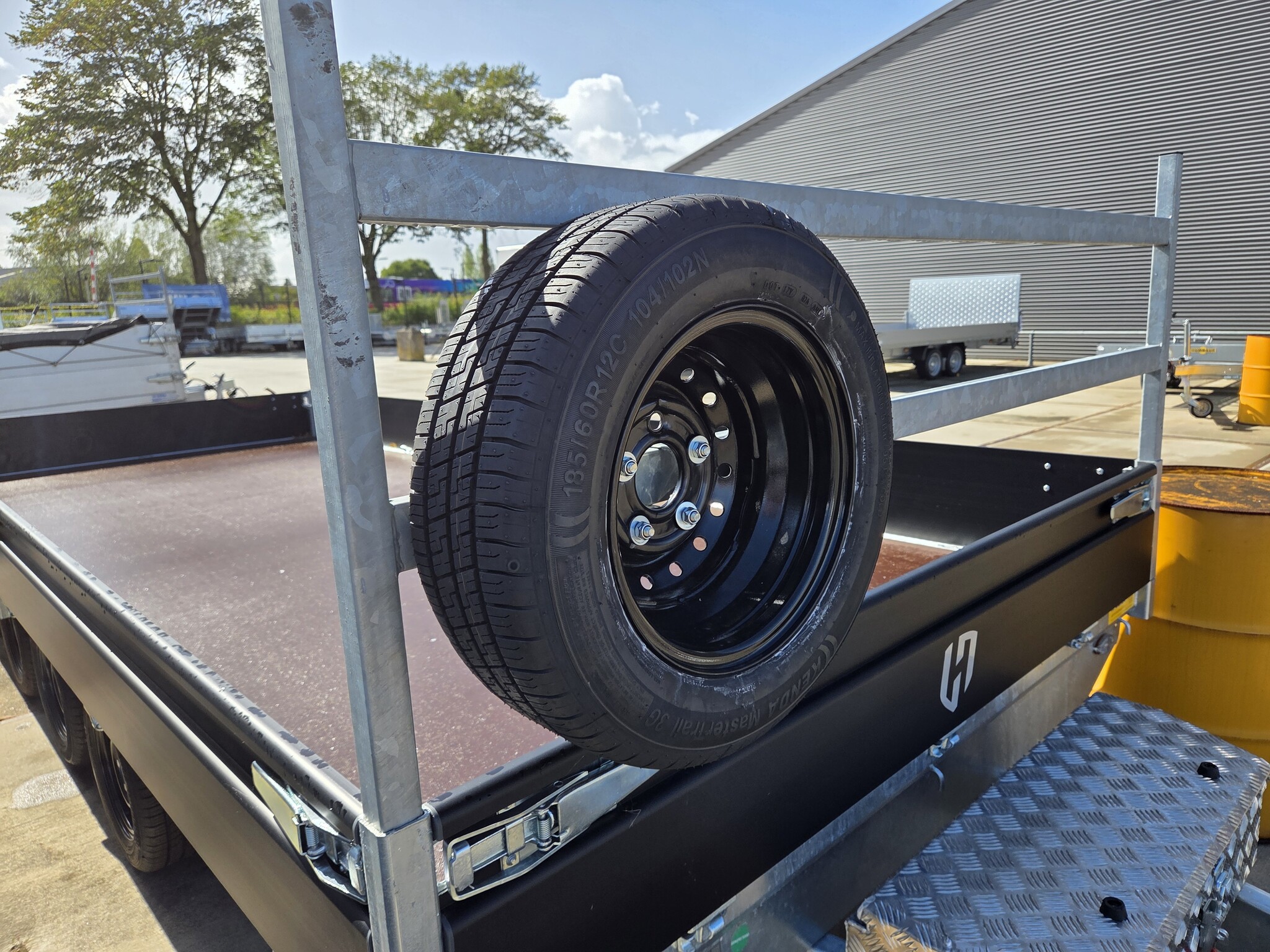 Reservewiel 185/60R12 5gts Zwarte velg