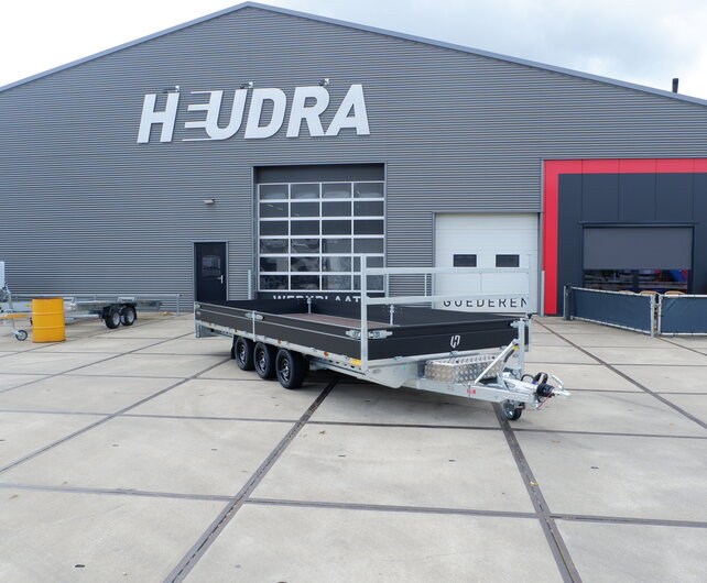 Henra plateauwagen 3500kg 553x222cm Xpert BlackLabel