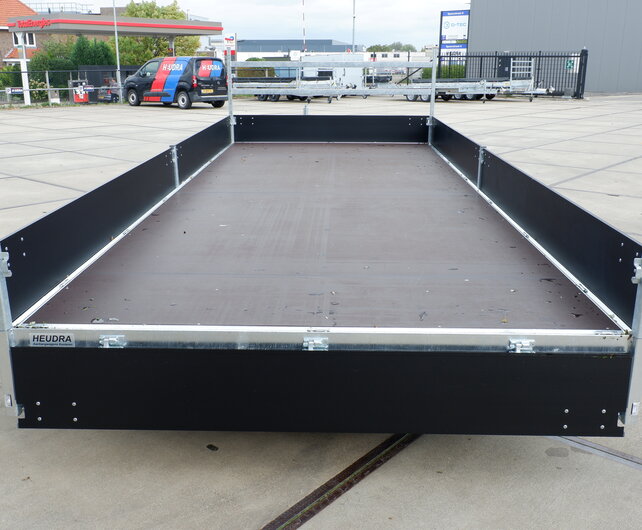 Henra plateauwagen 3500kg 553x222cm Xpert BlackLabel