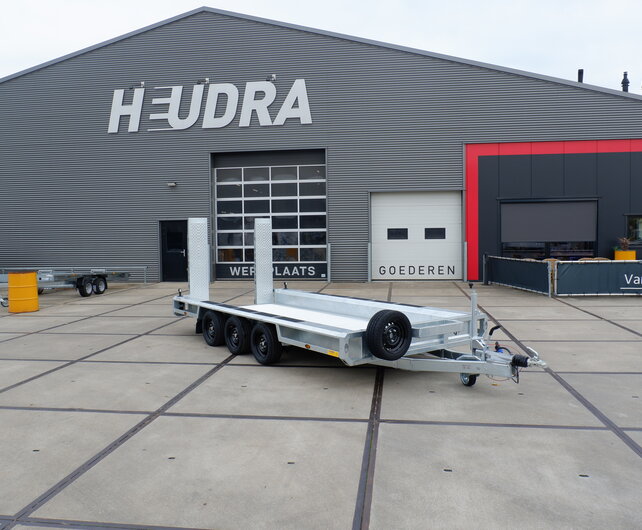 Henra machinetransporter 3500kg 450x170cm Aluminium klikvloer met oprijbalken
