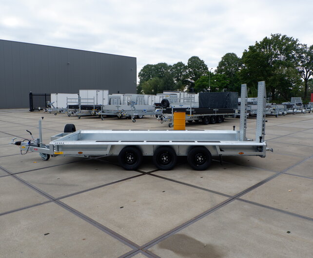 Henra machinetransporter 3500kg 450x170cm Aluminium klikvloer met oprijbalken