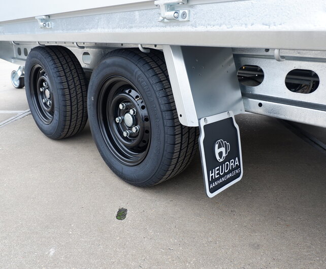 Henra plateauwagen 3500kg 351x185cm Xpert