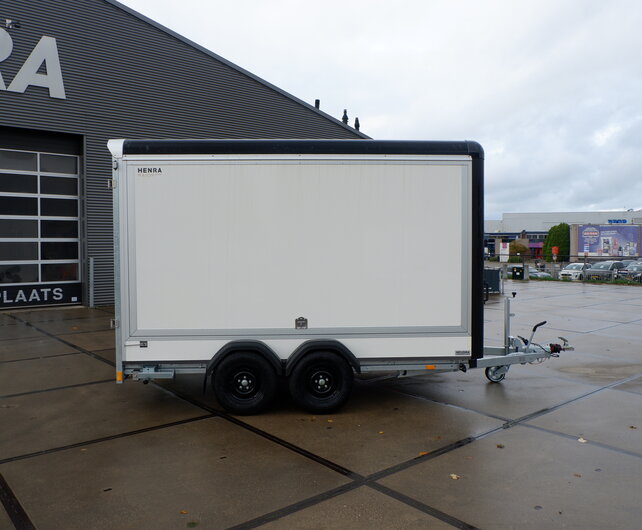 Henra gesloten aanhangwagen 2700kg 365x184x220cm Xpert met verkoopklep