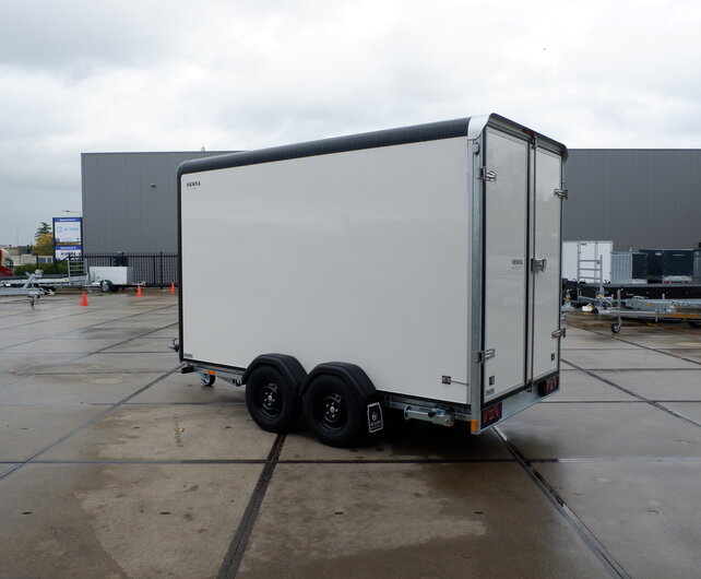 Henra gesloten aanhangwagen 2700kg 365x184x220cm Xpert met verkoopklep
