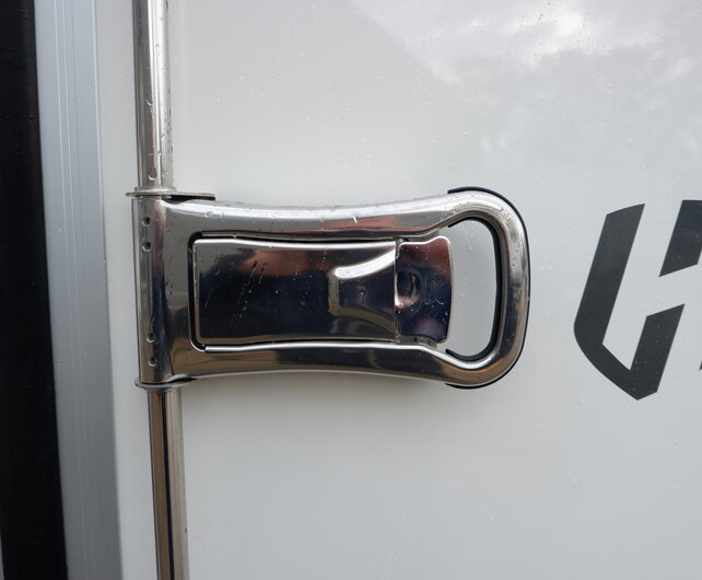 Henra gesloten aanhangwagen 2700kg 365x184x220cm Xpert met verkoopklep