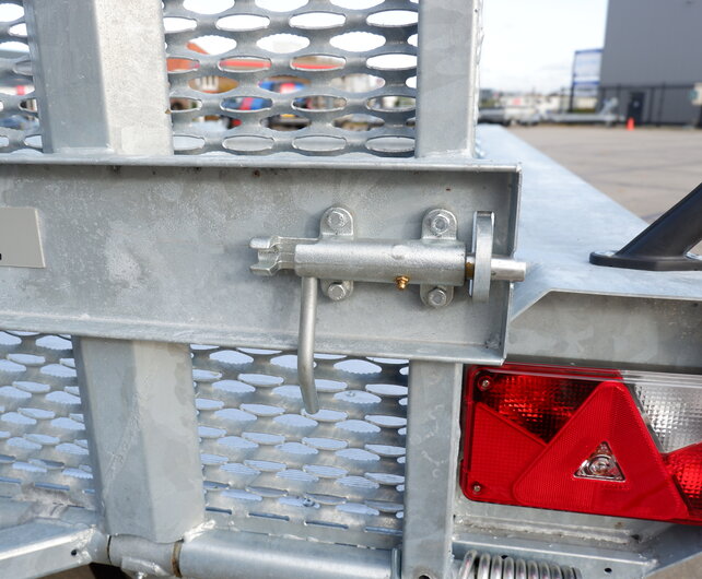 Hulco Terrax-3 3500kg 394x180cm machinetransporter met klep 100cm