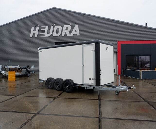 Henra gesloten aanhangwagen tridemas 3500kg 465x183x220cm Xpert met zijdeur