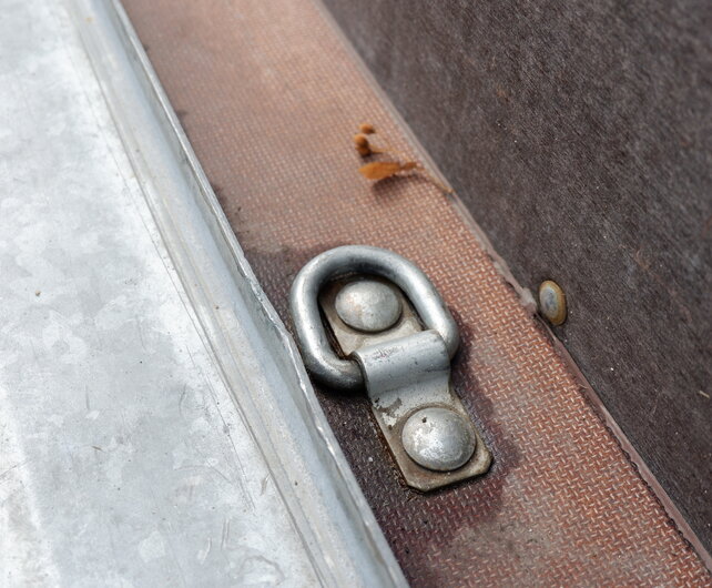 Gebruikte Hoka bakwagen 2700kg 295x130cm