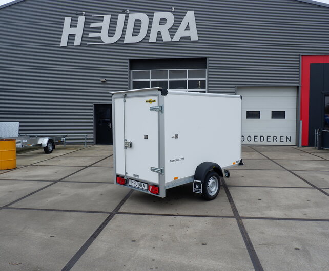 Humbaur gesloten aanhangwagen 750kg 251x132x152cm