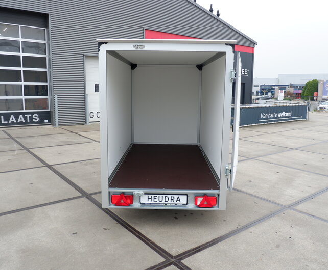 Humbaur gesloten aanhangwagen 750kg 251x132x152cm