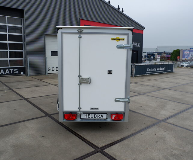 Humbaur gesloten aanhangwagen 750kg 251x132x152cm