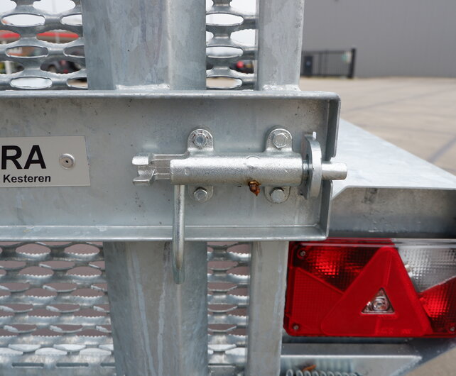 Hulco Terrax Basic 2600kg 294x150cm machinetransporter