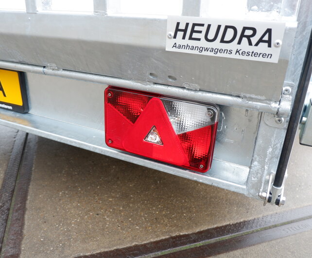 Henra gesloten aanhangwagen tandemas 3500kg 465x184x190cm met oprijklep