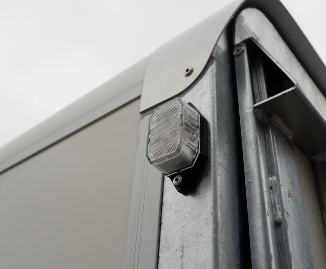 Henra gesloten aanhangwagen tandemas 3500kg 465x184x190cm met oprijklep