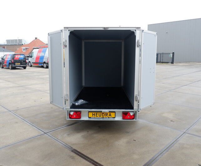 Saris gesloten aanhangwagen GO 1350kg 256x134x150cm