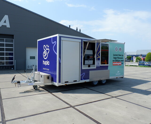 Maatwerk gesloten aanhangwagen voor het inleveren van statiegeld