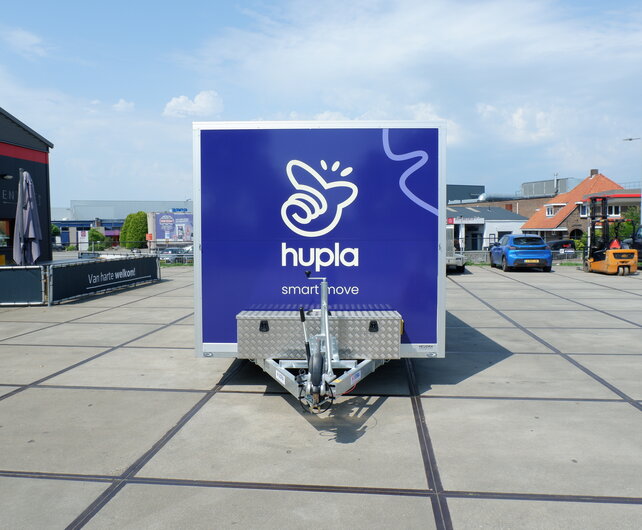 Maatwerk gesloten aanhangwagen voor het inleveren van statiegeld