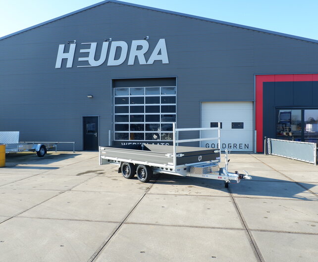 Henra plateauwagen 2700kg 351x185cm Xpert Black Label