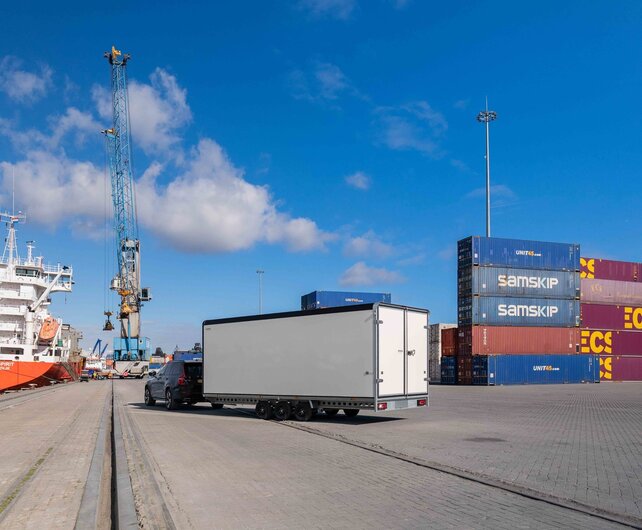 Henra gesloten plateauwagen 3500kg 633x222x220cm Xpert