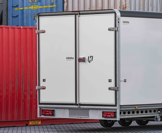Henra gesloten plateauwagen 3500kg 633x222x220cm Xpert