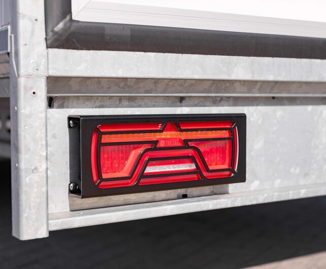 Henra gesloten plateauwagen 3500kg 633x222x220cm Xpert