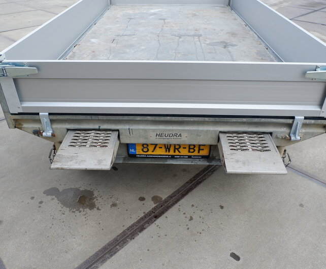 Gebruikte Saris kipper 3500kg 330x185cm elektrisch bediend