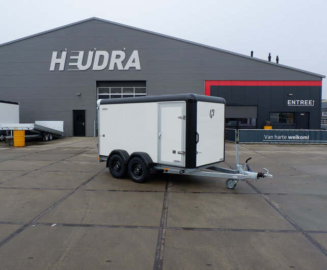 Henra gesloten aanhangwagen 2700kg 315x158x160cm Xpert met zijdeur