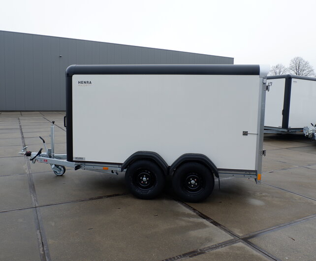 Henra gesloten aanhangwagen 2700kg 315x158x160cm Xpert met zijdeur