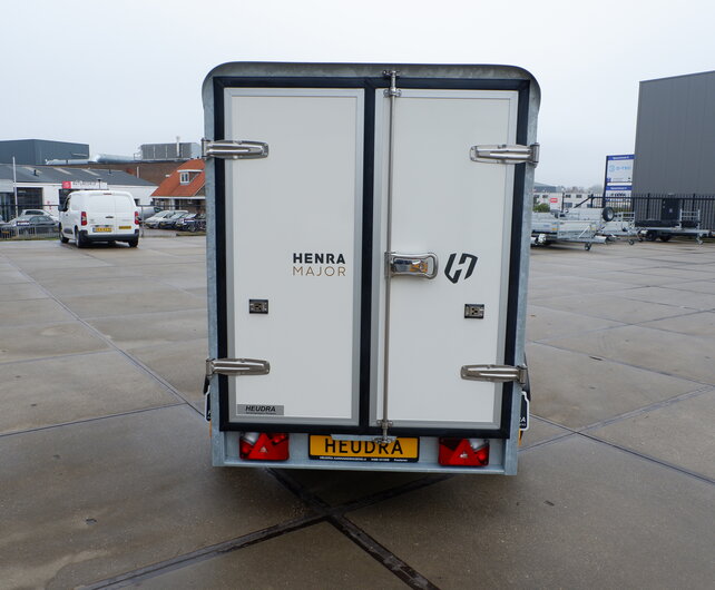 Henra gesloten aanhangwagen 1350kg 265x138x160cm