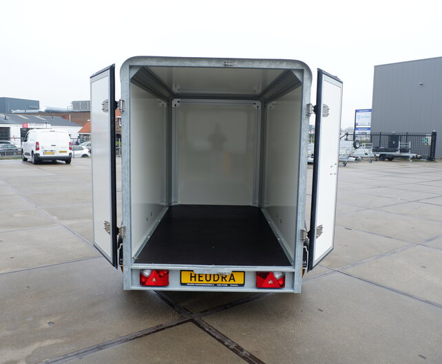 Henra gesloten aanhangwagen 1350kg 265x138x160cm