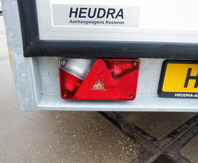 Henra gesloten aanhangwagen 1350kg 265x138x160cm