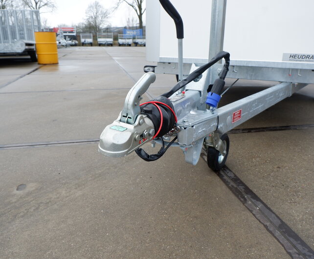 Henra gesloten aanhangwagen 1350kg 265x138x160cm
