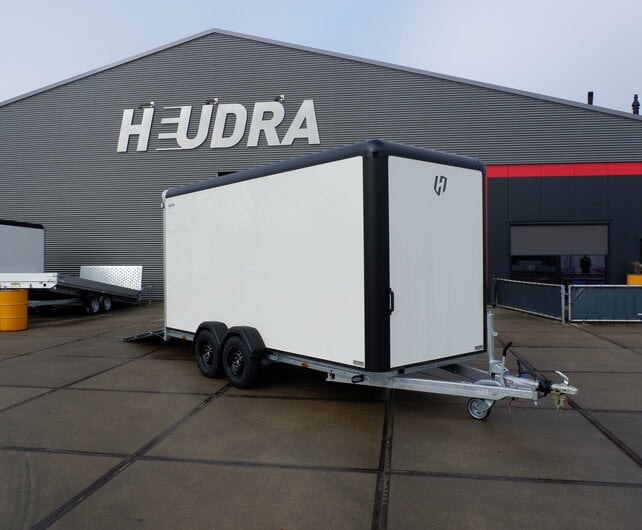 Henra gesloten aanhangwagen Tandemas 3500kg 465x184x220cm Xpert met oprijklep