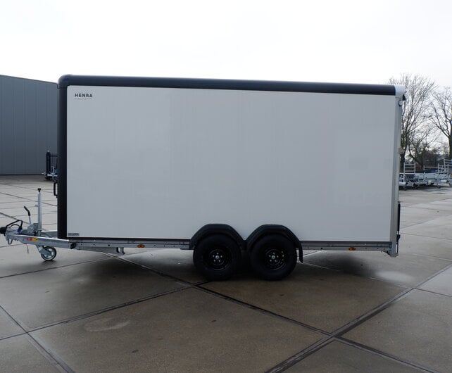 Henra gesloten aanhangwagen Tandemas 3500kg 465x184x220cm Xpert met oprijklep