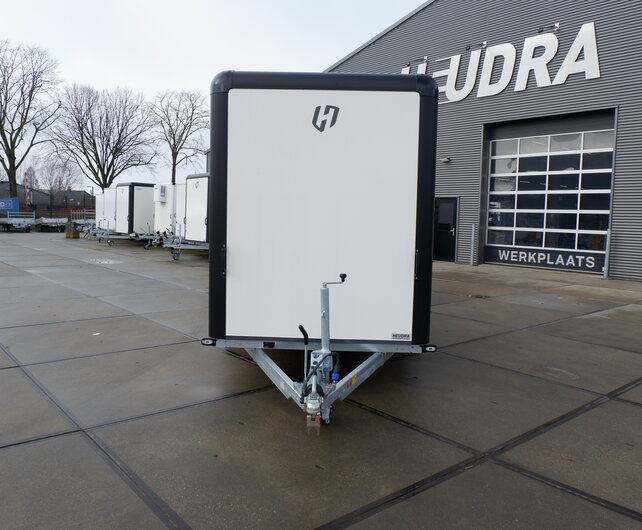 Henra gesloten aanhangwagen Tandemas 3500kg 465x184x220cm Xpert met oprijklep