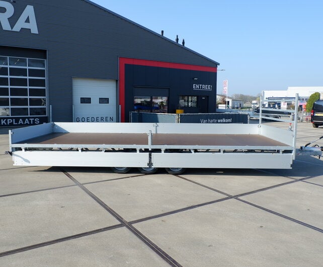 Actiemodel: Hulco Medax-3 plateauwagen 3500kg 611x223cm