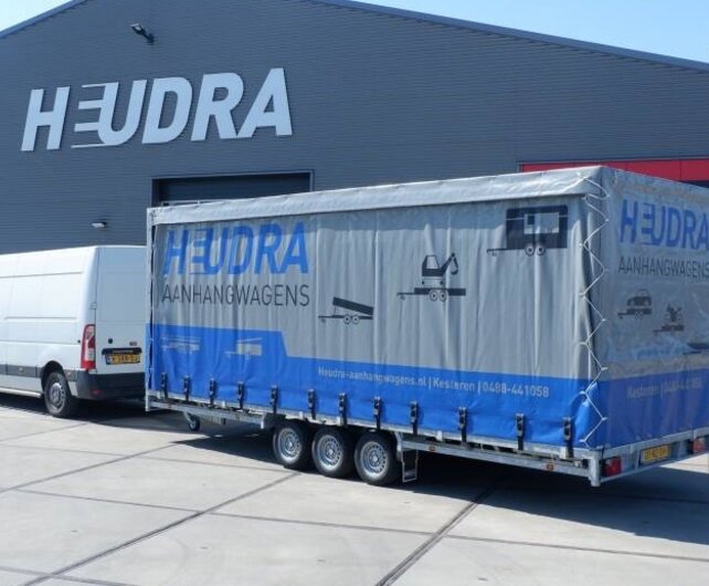 Verhuurmodel plateauwagen met huif 3500kg 611x223x220cm