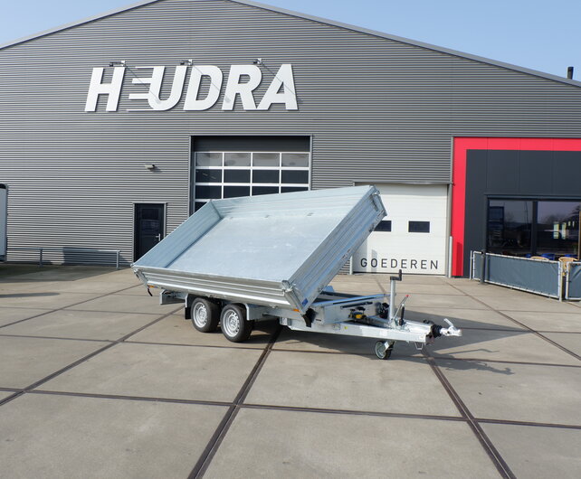 Humbaur driezijdige kipper 3500kg 362x184cm met stalen borden