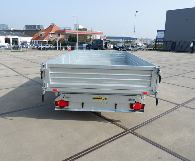 Humbaur driezijdige kipper 3500kg 362x184cm met stalen borden