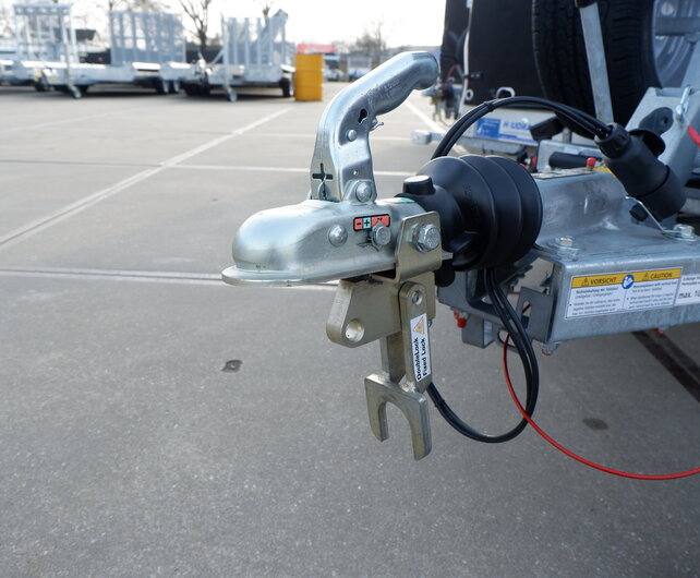 Humbaur zakbare transporter met huif 1800kg 310x177x180cm