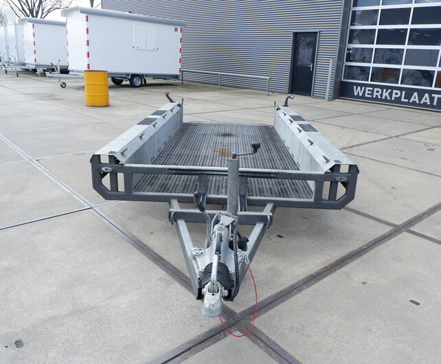 Gebruikte Henra machinetransporter 3500kg 350x150cm met roostervloer