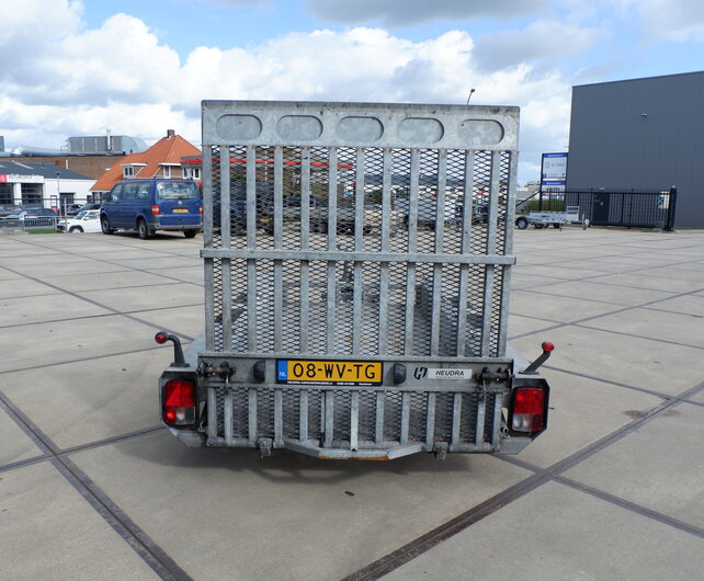 Gebruikte Henra machinetransporter 3500kg 350x150cm met roostervloer