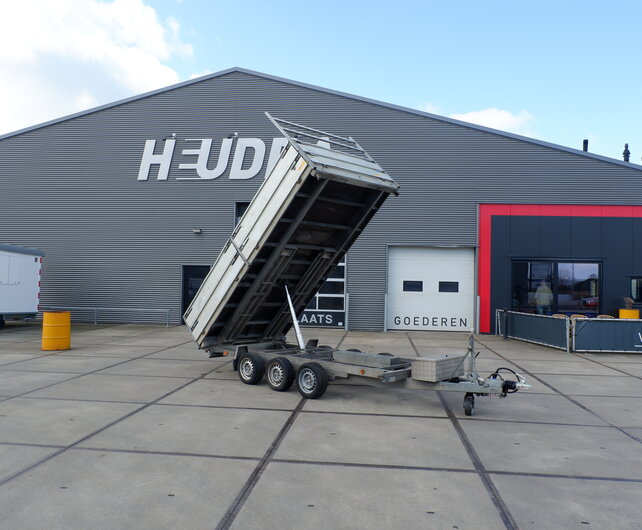 Gebruikte Henra kipper 3500kg 400x200cm met opzetborden