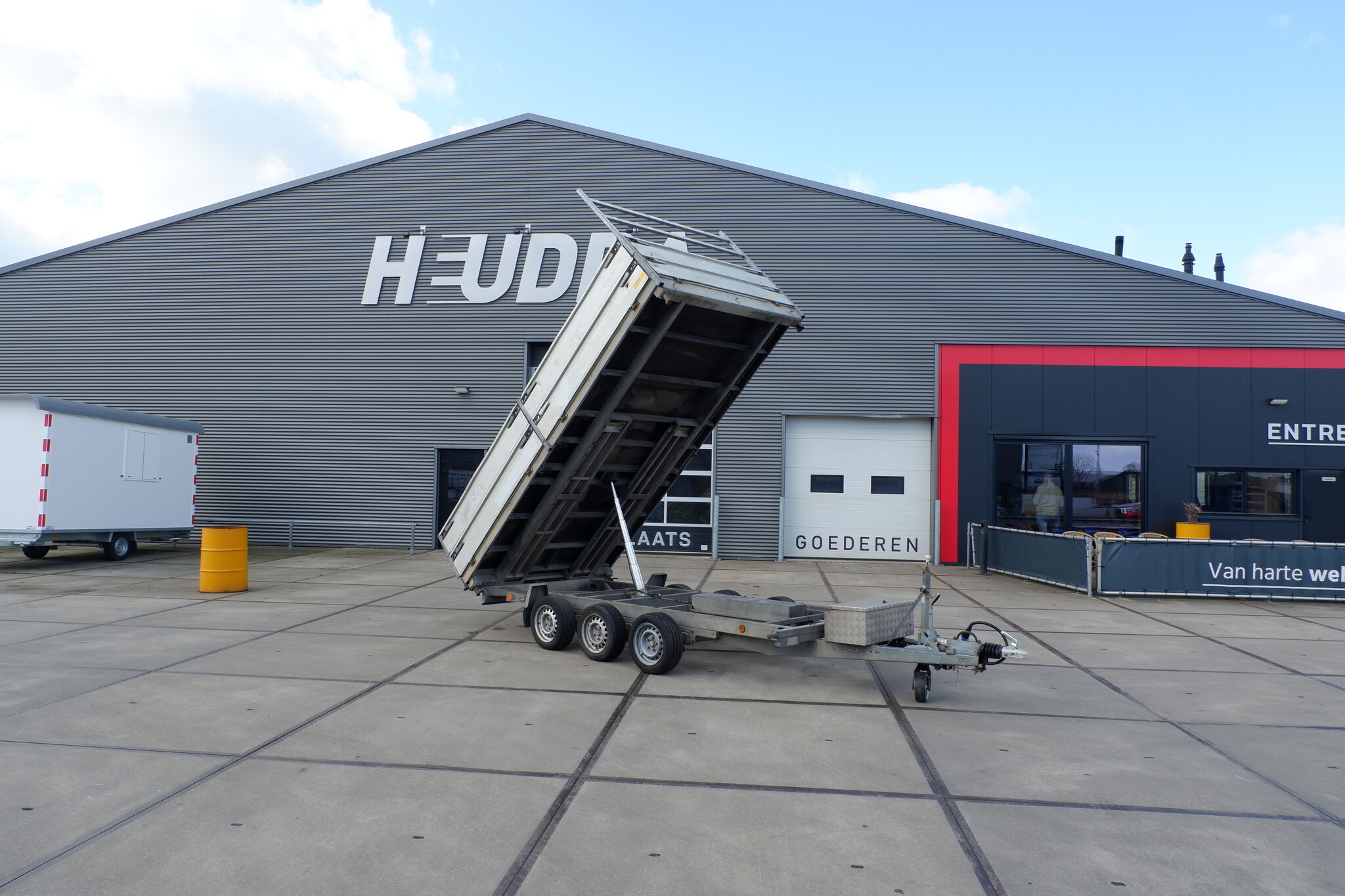 Gebruikte Henra kipper 3500kg 400x200cm met opzetborden