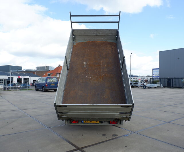 Gebruikte Henra kipper 3500kg 400x200cm met opzetborden