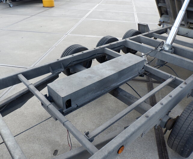 Gebruikte Henra kipper 3500kg 400x200cm met opzetborden