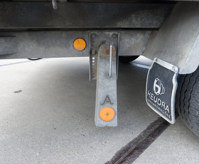 Gebruikte Henra kipper 3500kg 400x200cm met opzetborden