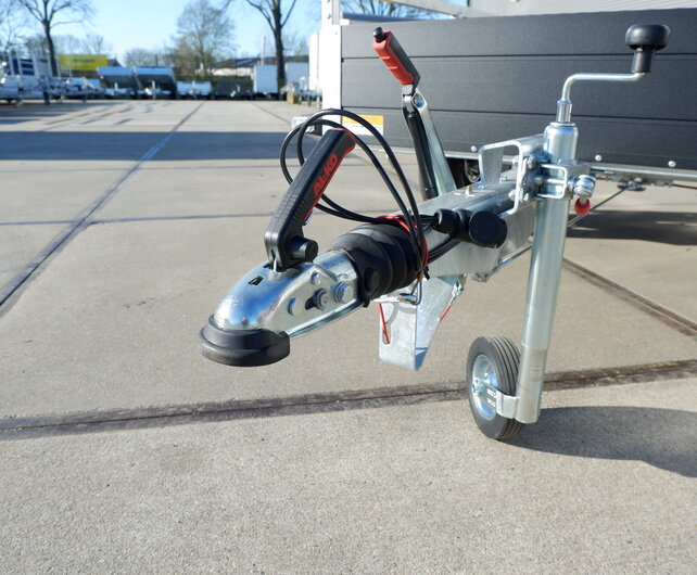 Saris bakwagen 1350kg 255x133cm Black Edition