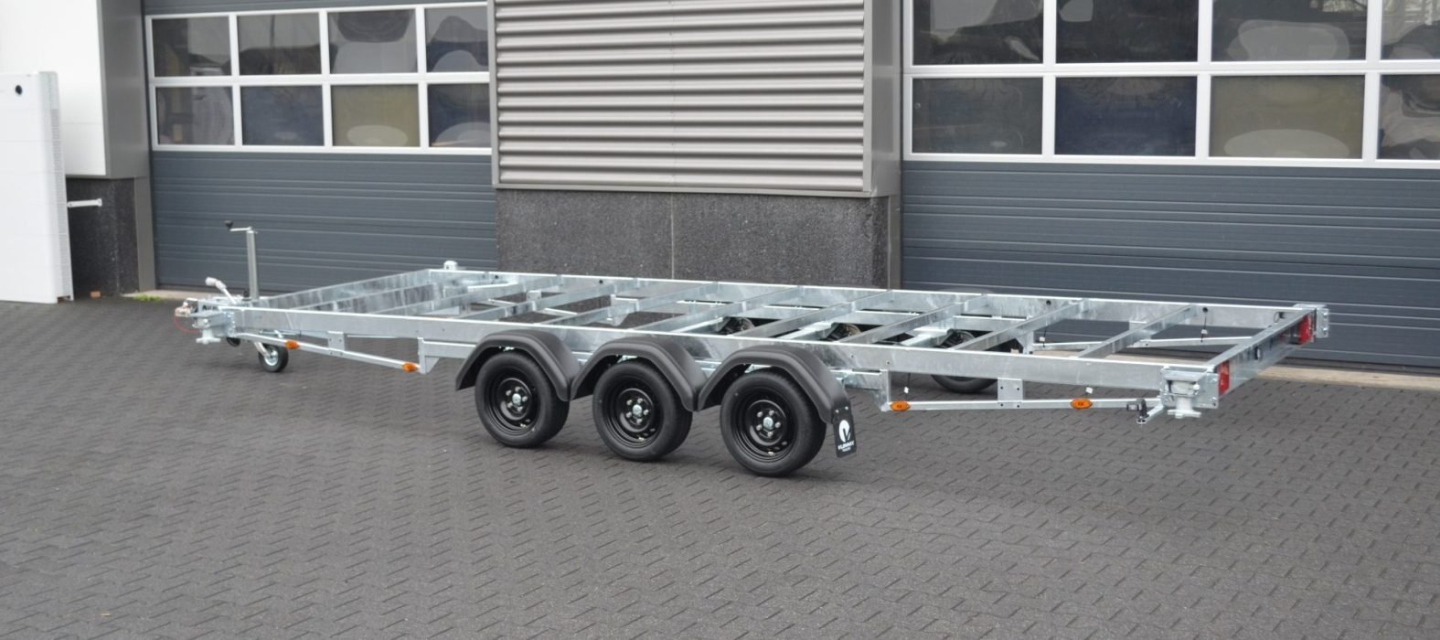 Vlemmix containertrailer 20FT 3500kg 600x244cm 3x 1800kg assen