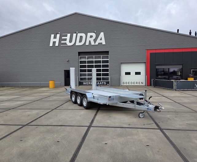 Saris Magnum S Machinetransporter 3500kg 400x182cm met aluminium klikvloer & oprijbalken